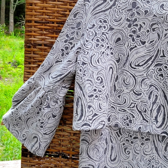 Andria Leiu Sheath and Bolero - Picture 6 of 16